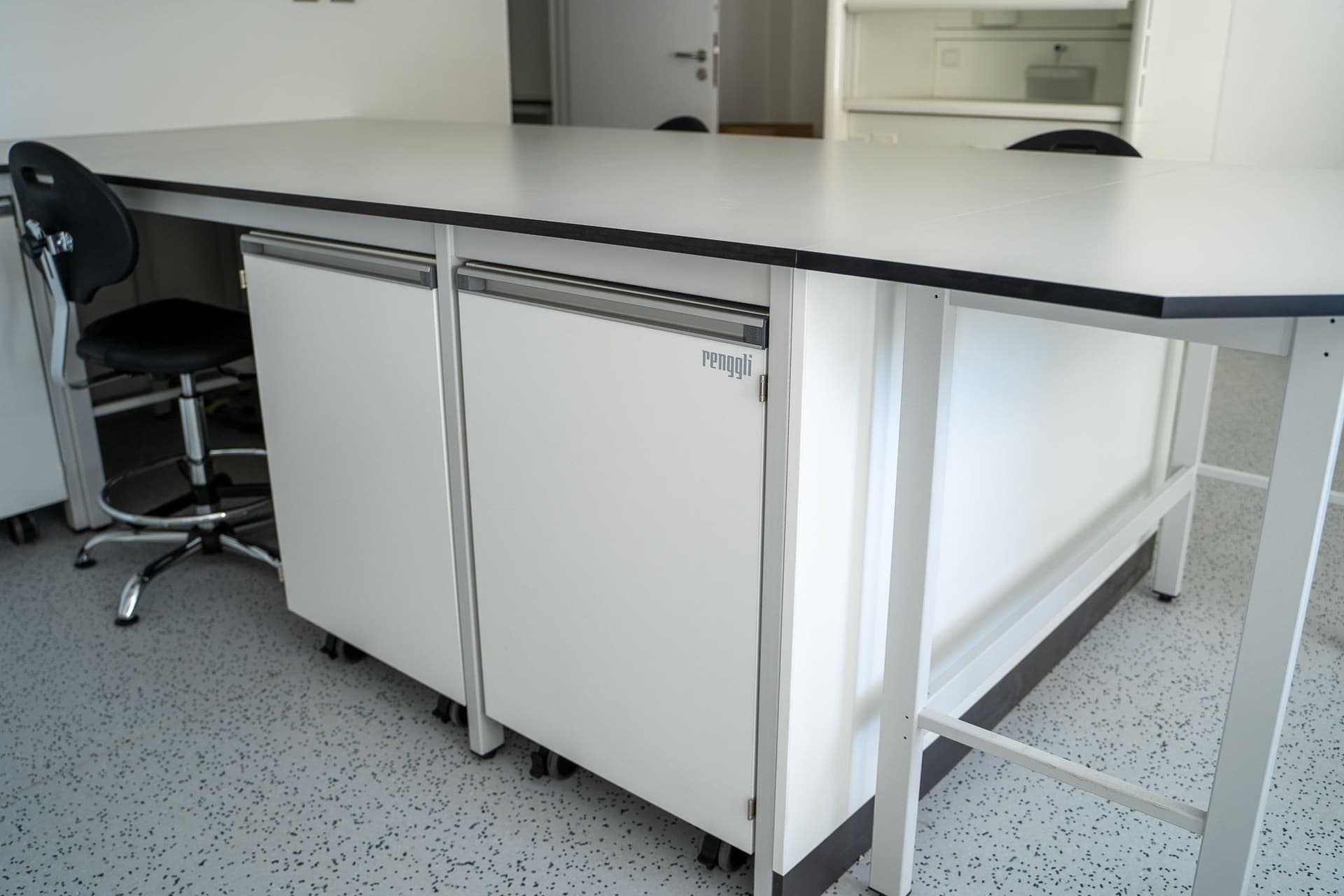 Laboratory freezer - what technical and spatial requirements must be met?