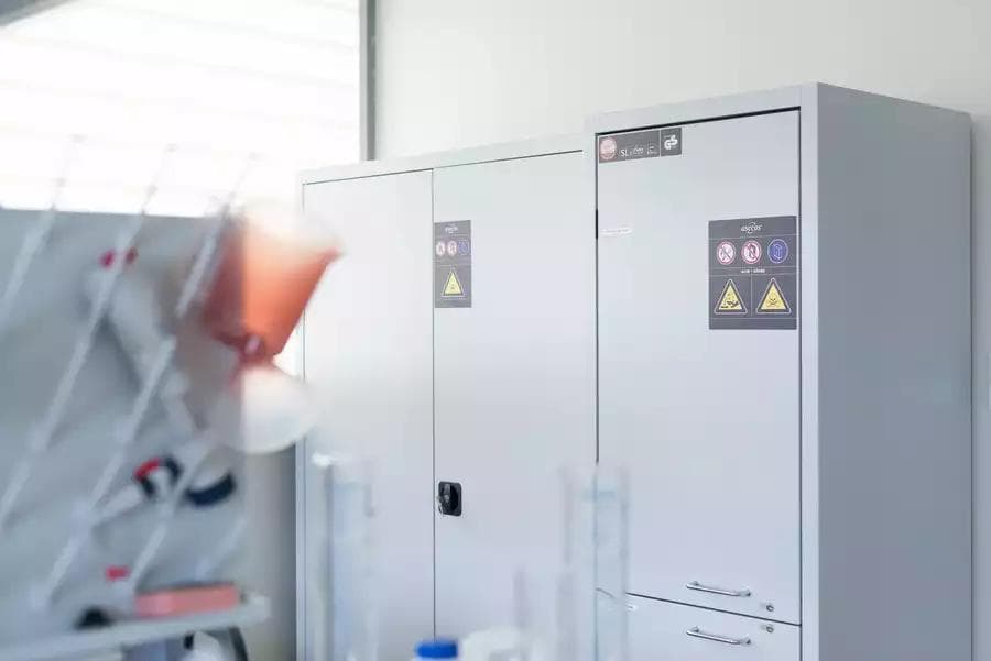 Storage of hazardous substances in the laboratory